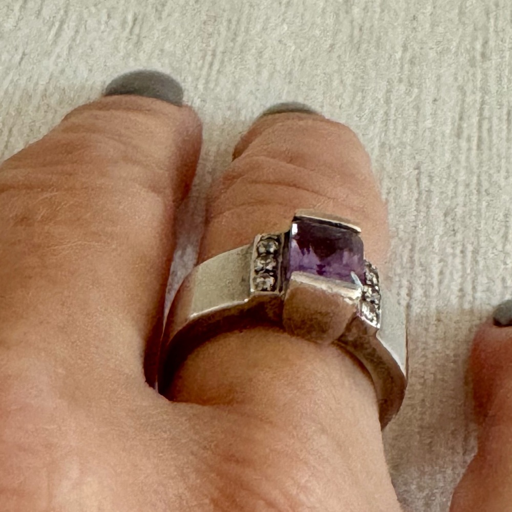 Sterling silver, amethyst and crystal ring. Size 6. - Picture 4 of 6